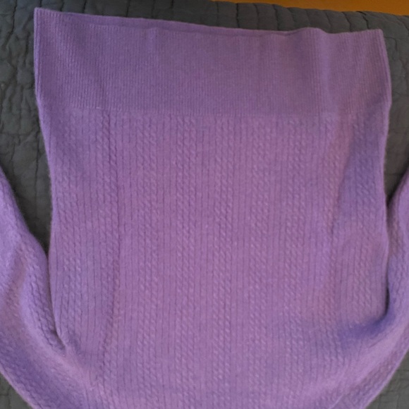Investments 100% Cashmere Sweater - Picture 9 of 9